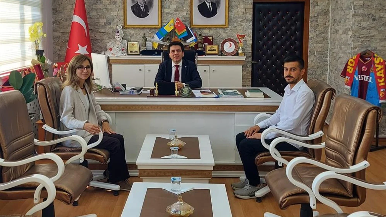 Çilimli'de Kaymakamlık Ziyareti: İlçe Kütüphanesi ve Turizm Değerleri Görüşüldü haber görseli