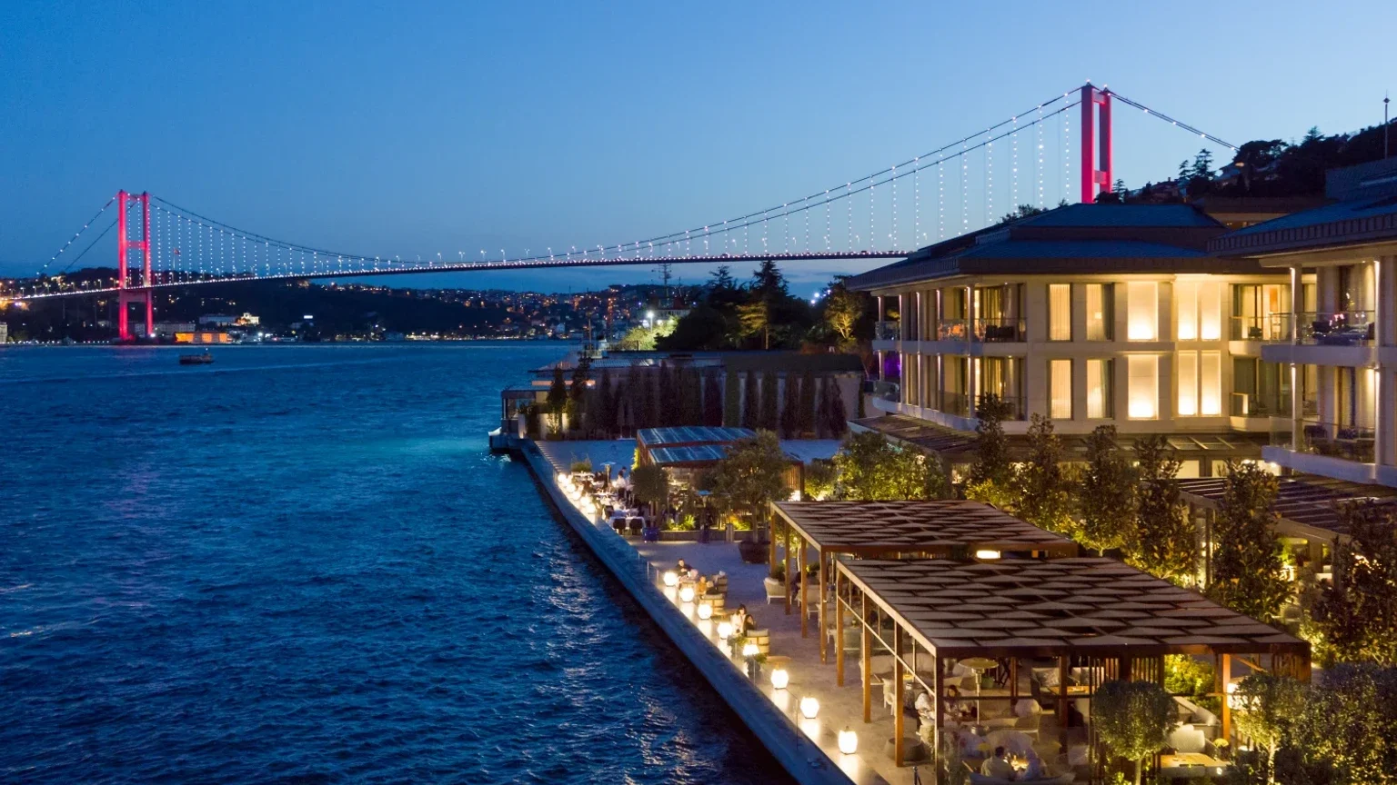 Lüks otel gastronomisi lobi kapılarından çıkarak şehrin gastronomi ve yaşam merkezine dönüştü haber görseli