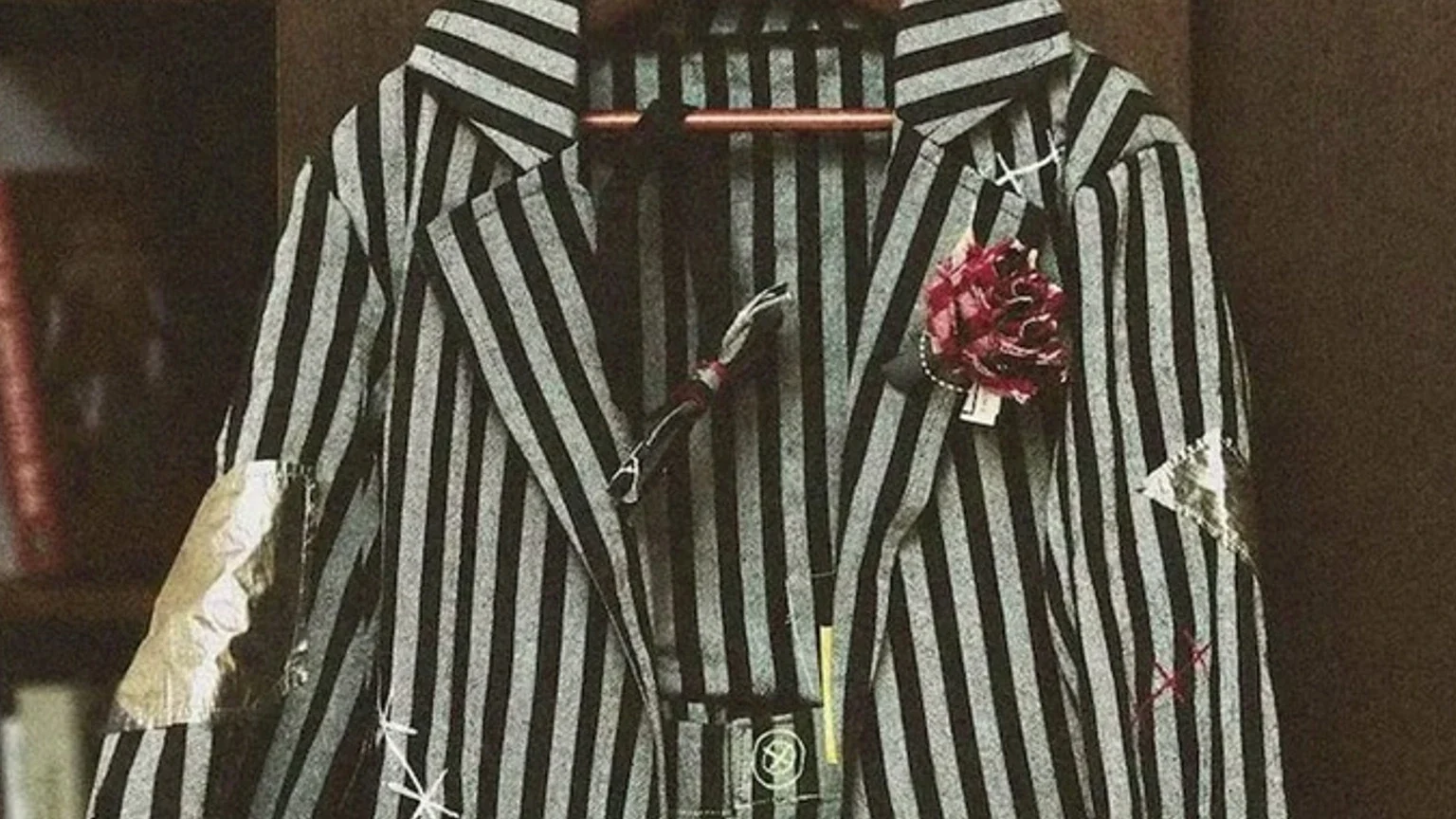 Zara’dan geri adım: Nazi kamplarını çağrıştıran kostüm satıştan kaldırıldı haber görseli