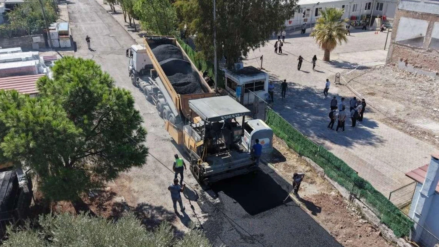 Bodrum Belediyesi asfalt çalışmalarını Mumcular, Gölbaşı ve Gümüşlük’te sürdürüyor haber görseli
