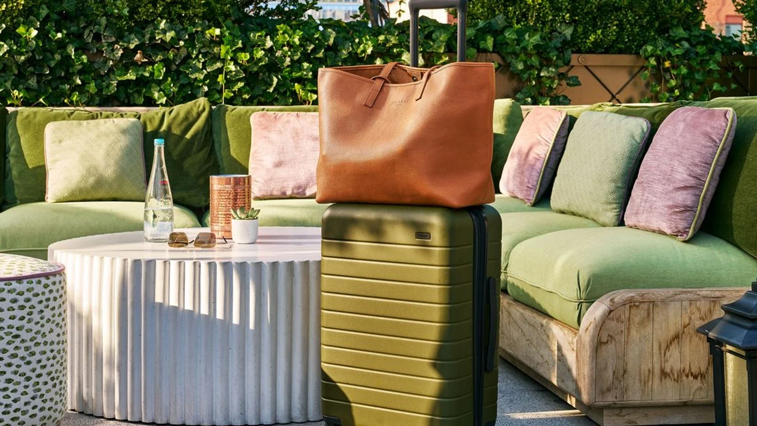 The Away Carry-On Prime Day için %25 indirimle satışa sunuldu haber görseli