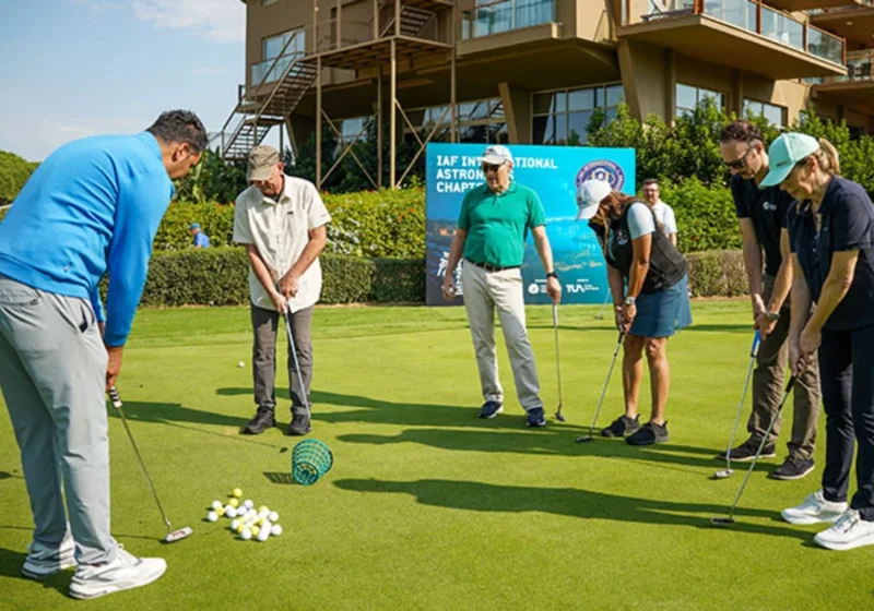 Astronotlar Belek'te golf oynadı haber görseli