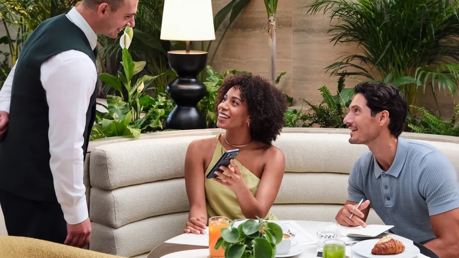 Hilton’ın 2027 Trends Report’u: Travelers ‘solo-ish’ seyahati benimsedi ve esneklik ile deneyimi mükemmellikten üstün tuttu haber görseli