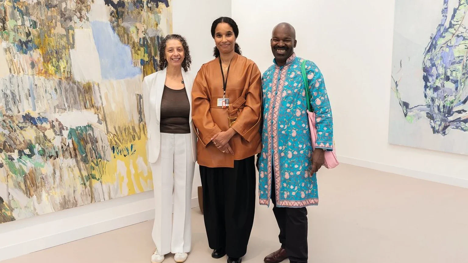 Frieze London VIP ön gösterimine ünlüler ve sanat dünyası yıldızları Regent’s Park’a akın etti haber görseli