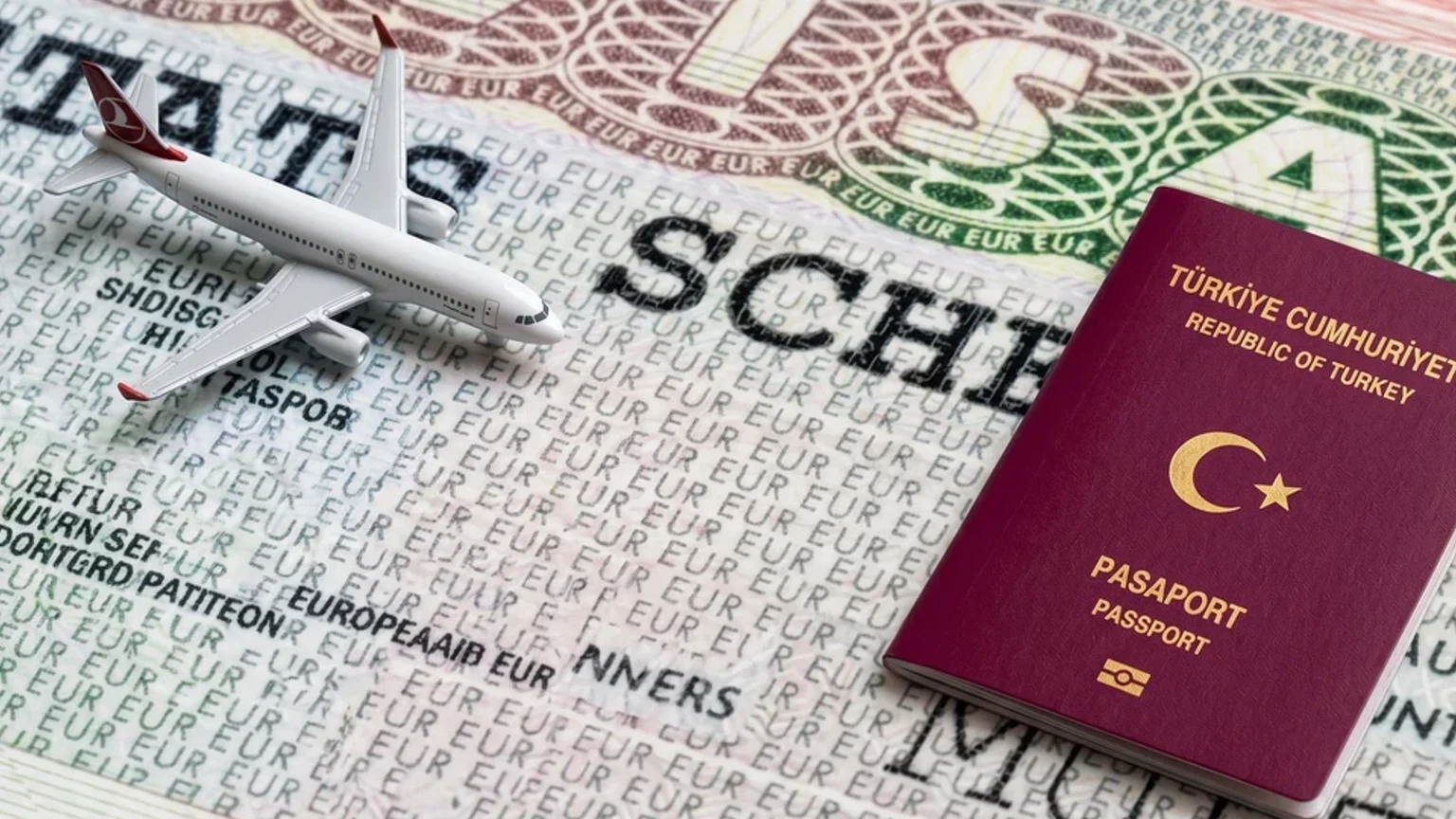 Fransa, 15 Ekim'den itibaren Türk vatandaşlarının Schengen vizesi başvurularında iki kategoriye ayırıp randevuları otomatik atadı haber görseli