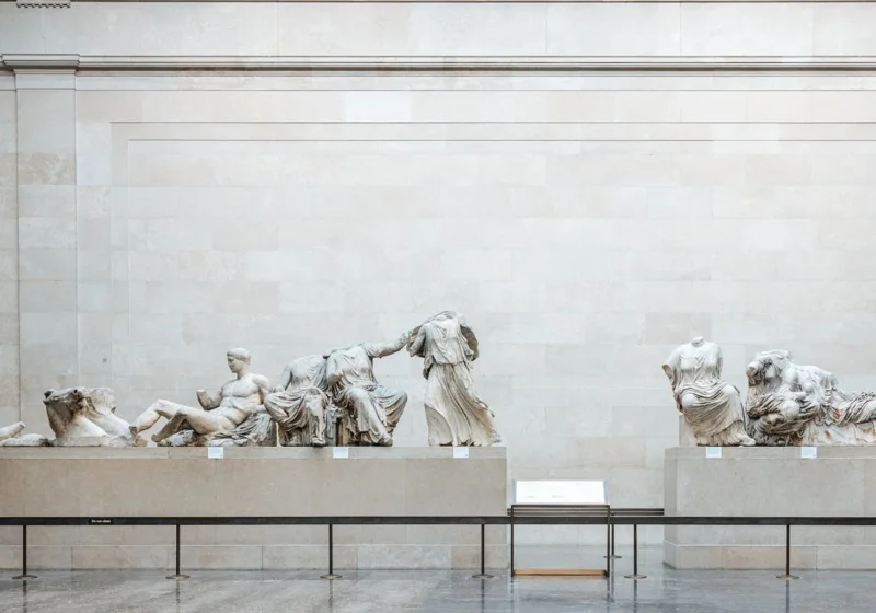 British Museum başkanı Parthenon Marbles’ın Atina ve Londra arasında dönüşümlü sergilenmesi için anlaşma diliyle umutlu olduğunu duyurdu haber görseli