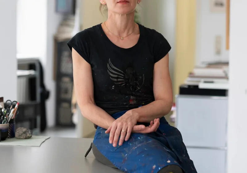 Sabine Moritz’in 30 yıllık eserleri London’daki Garden Museum’da sergilenerek Birleşik Krallık’taki ilk büyük kurumsal gösterisini yaptı haber görseli