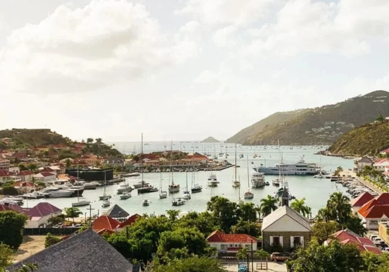 Travel Daily News, St Barts’ı kış sezonunda yatla keşfetmeyi ve Bucket Regatta gibi etkinlikleri tanıttı haber görseli