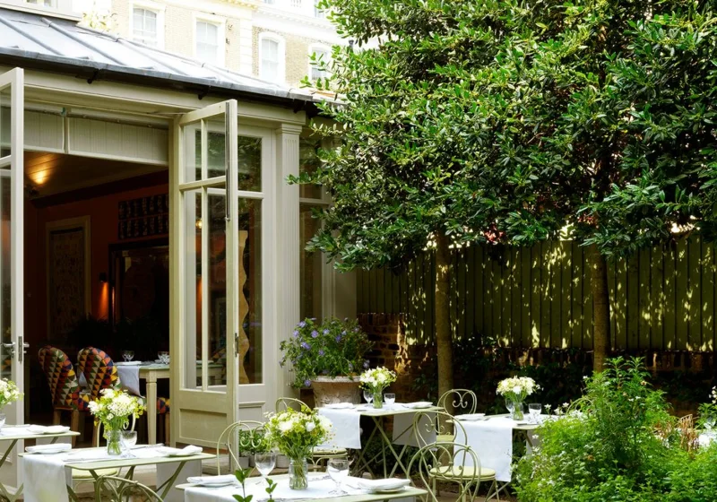 Condé Nast Traveller, West London'daki en iyi 7 restorandan biri olarak Italian Jacuzzi ve modern Yunan mutfağını öne çıkardı haber görseli