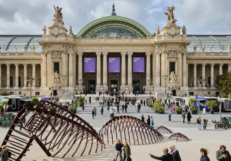Art Basel Paris erken kapandı haber görseli