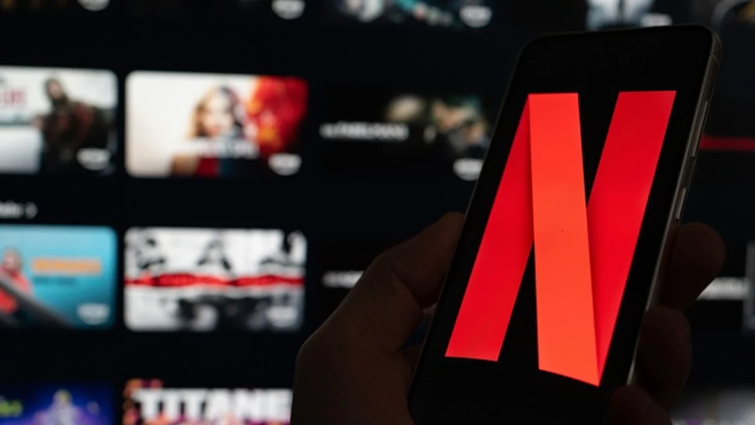 Netflix’in dikkat sınavı: Abone artıyor, kişi başına izleme azalıyor haber görseli