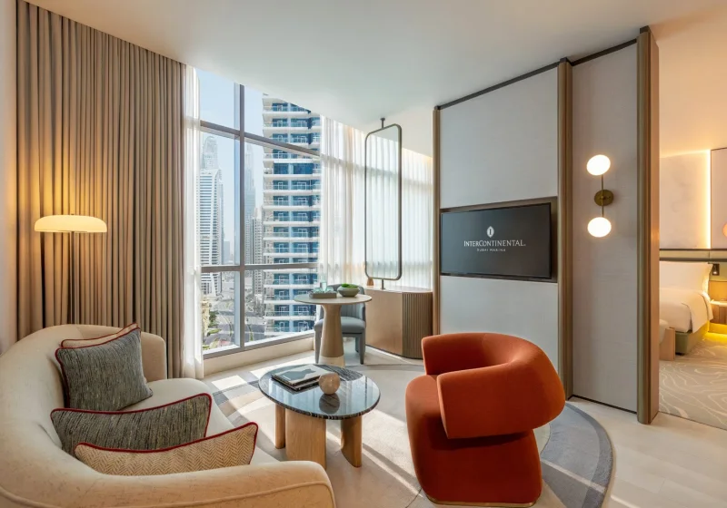 InterContinental Dubai Marina, yeniden tasarlanmış odalar ve esnek rezidanslarla kıyı yaşamında yeni bir dönemi başlattı haber görseli