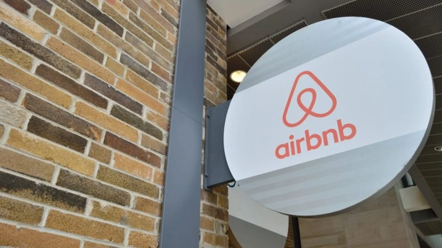 Ev Sahipleri: Airbnb Haksız Yorumları Kaldırmıyor haber görseli