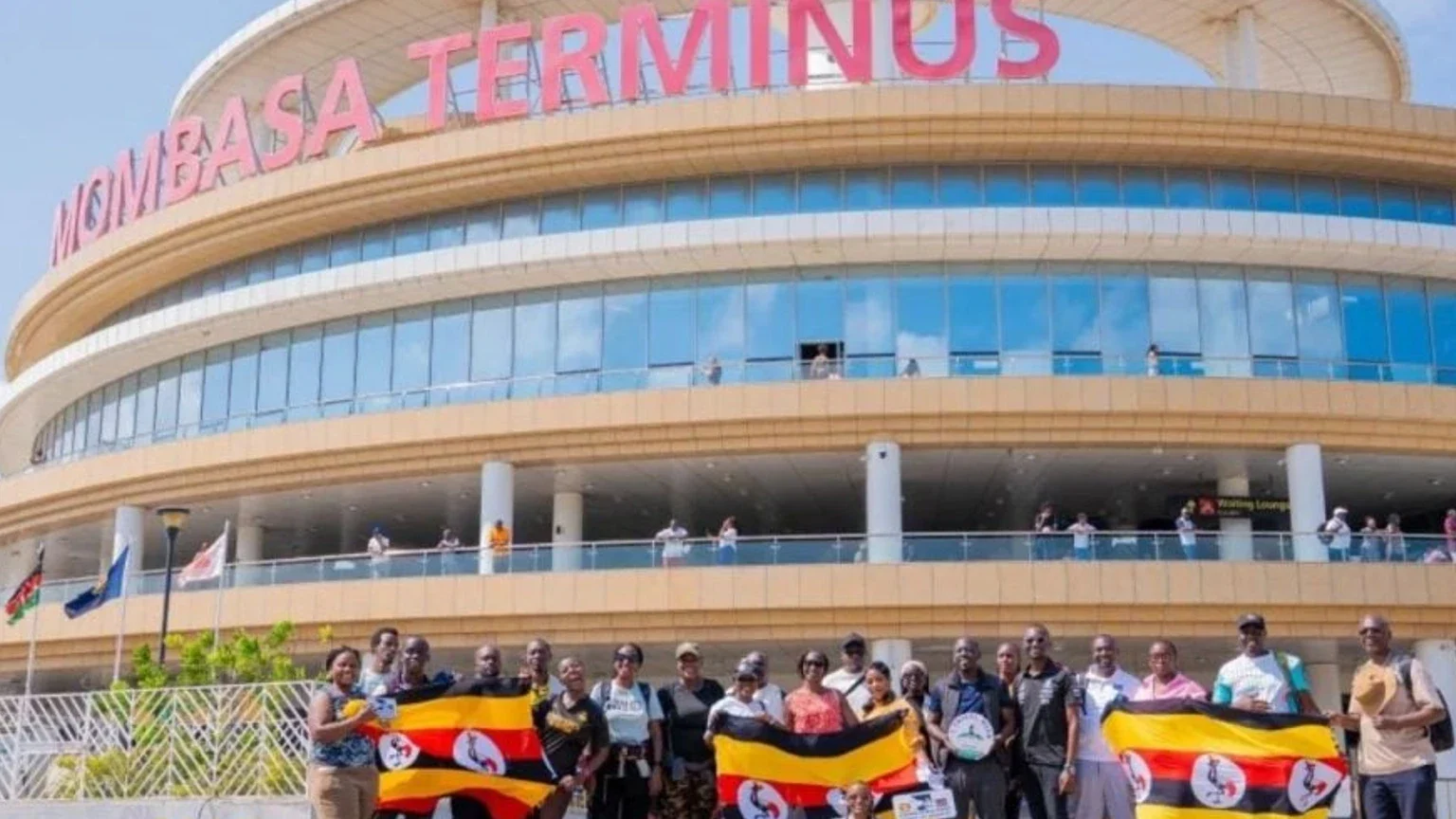 Uganda ve Kenya turizm anlaşmaları imzaladı haber görseli